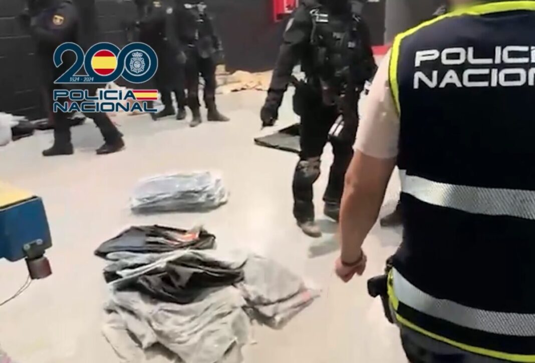 La Policía Nacional interviene 1.500 kilos de cocaína ocultos en sacos de cemento en una nave de Marbella y detiene a cinco personas