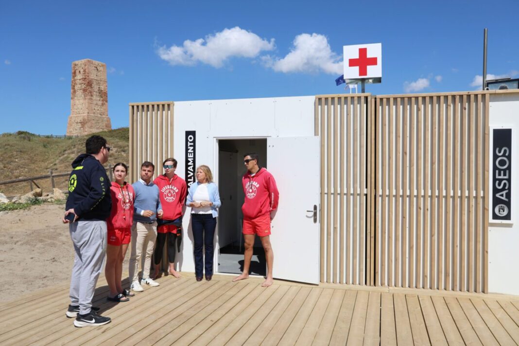 Renovación integral de las instalaciones de salvamento y aseos en las playas de Marbella