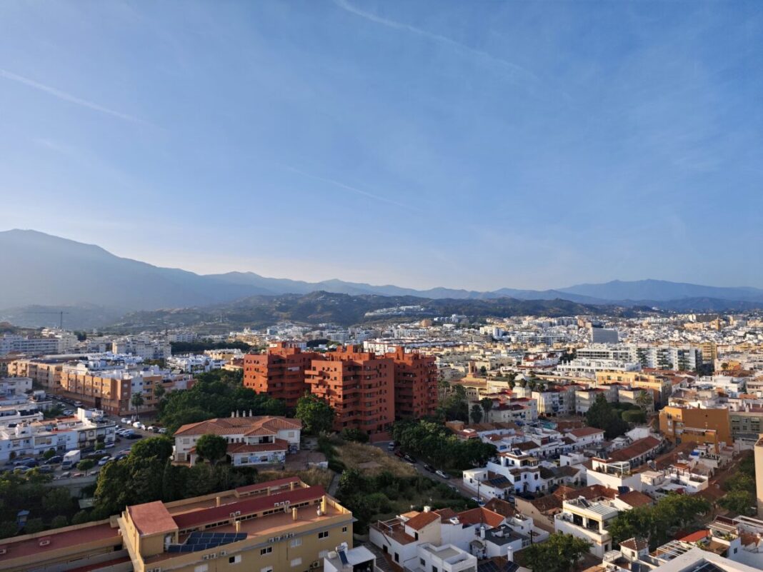 Estepona registra su menor tasa de paro desde 2006 al situarse por debajo del 10%