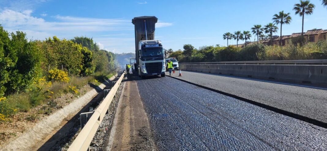 El Gobierno autoriza 20,8 millones para rehabilitar el firme de la A-7 y la A-45 en la provincia de Málaga