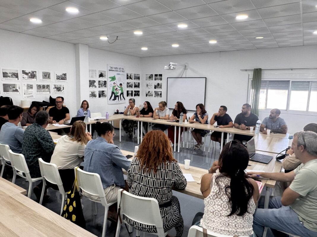 La Mesa por la Financiación Sostenible de la Dependencia acuerda 11 propuestas en La Línea