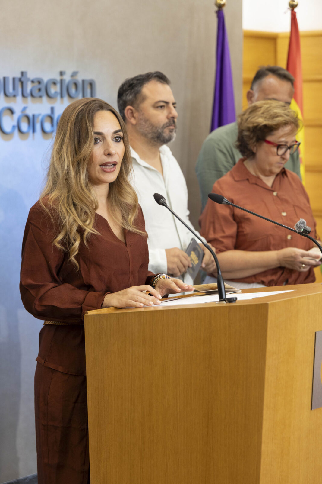 Los visitantes de la Ruta del Vino Montilla-Moriles suman sellos y premios con un nuevo pasaporte turístico