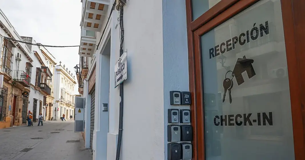 Cádiz suma 1.025.732 pernoctaciones en apartamentos turísticos durante 2025