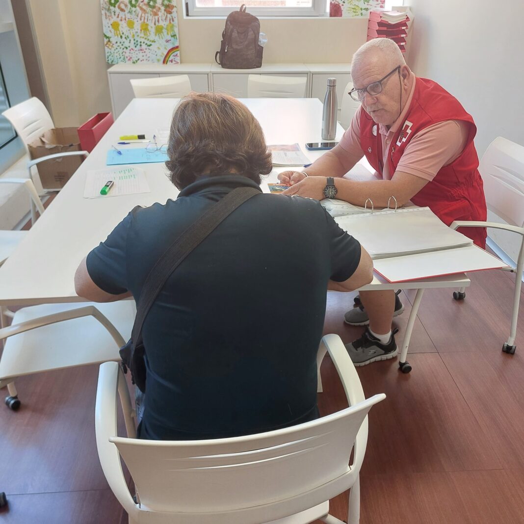 Más de 260 personas en situación de vulnerabilidad reciben vales de alimentos en Córdoba